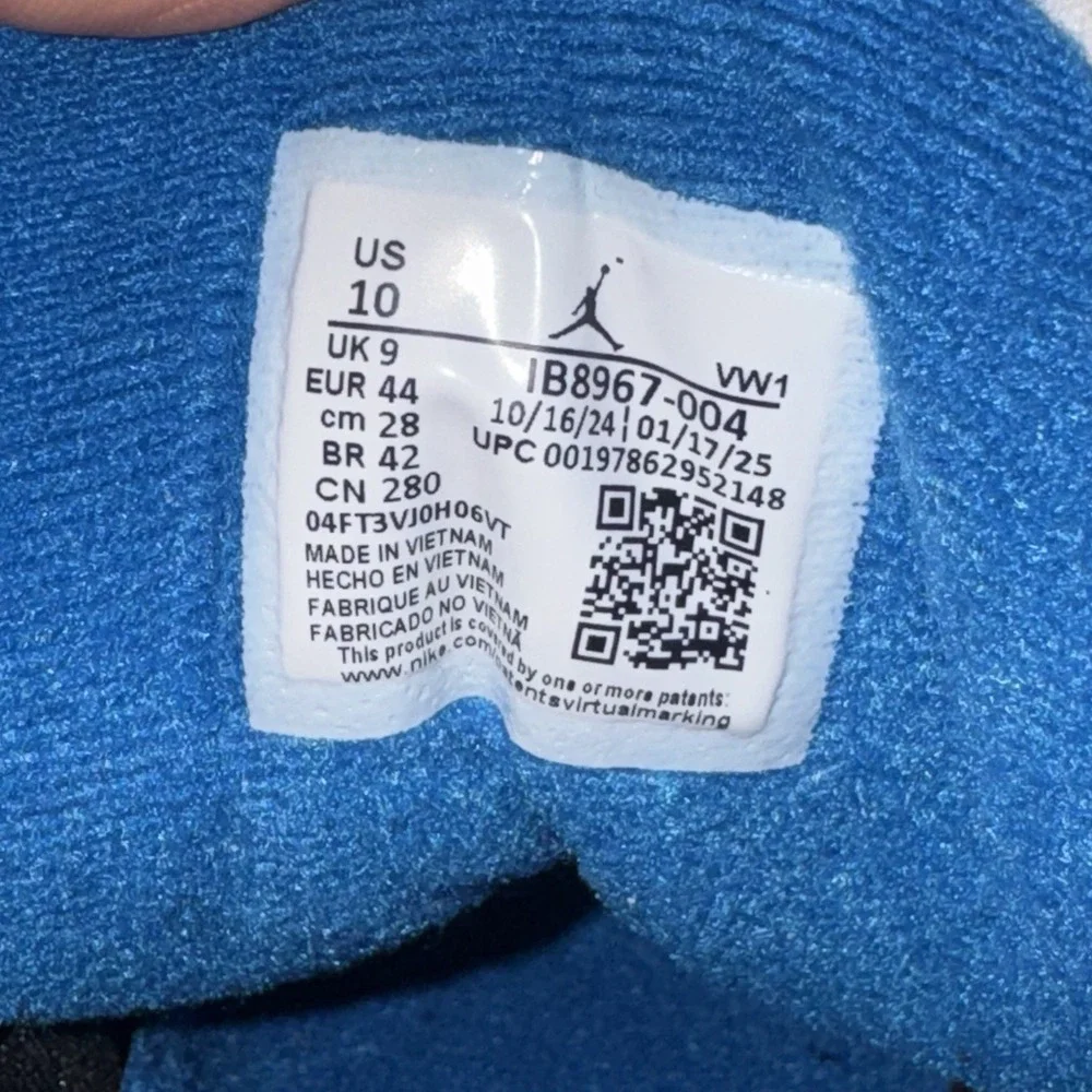 Size 10 - Air Jordan 3 Retro OG Rare Air - IB8967-004